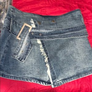 I am Gia denim skirt size medium